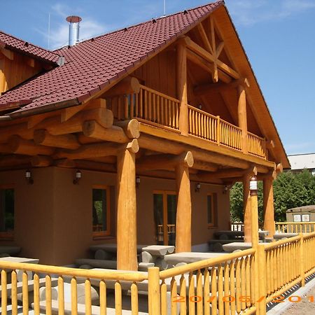 Restaurace a Penzion U Fábů Lednice Exterior foto