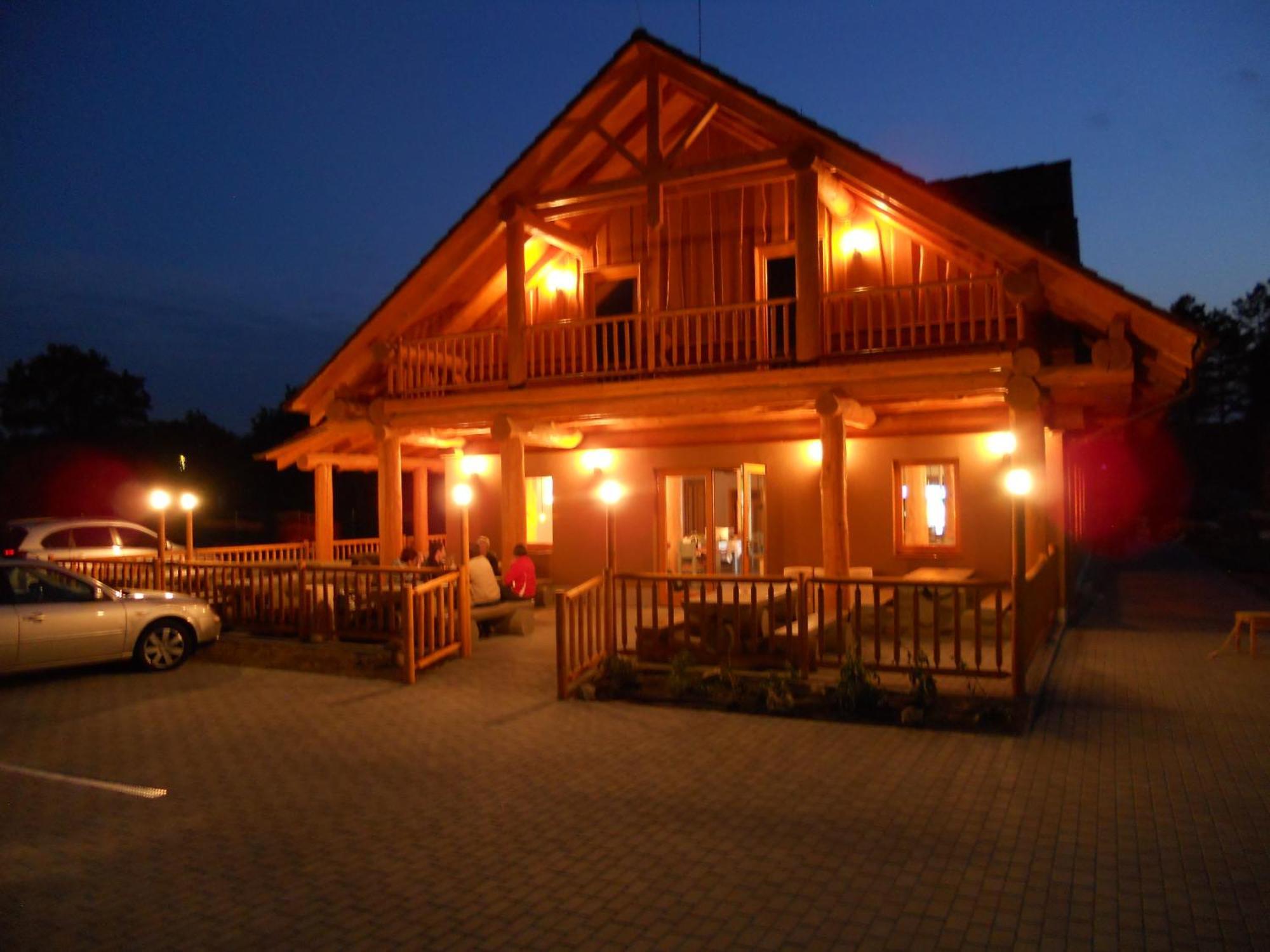 Restaurace a Penzion U Fábů Lednice Exterior foto